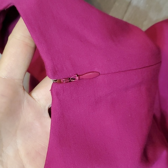 Diane von Furstenberg pink fushia mini dress. Size 4. Classic. Sophisticated. - Picture 4 of 10
